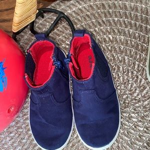 Old navy toddlers shoes size 6 items $8 ARE BOGO free. Bundle for discount